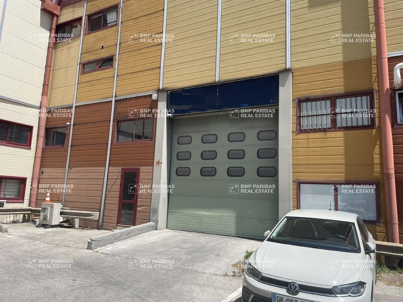 Location Activité 376.6 m² non divisibles 13011 Marseille