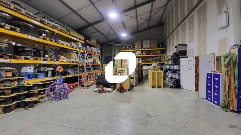 À proximité immédiate de l'A63 (sortie 26) et de 