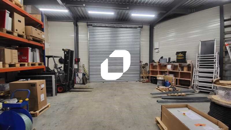 À proximité immédiate de l'A63 (sortie 26) et de 