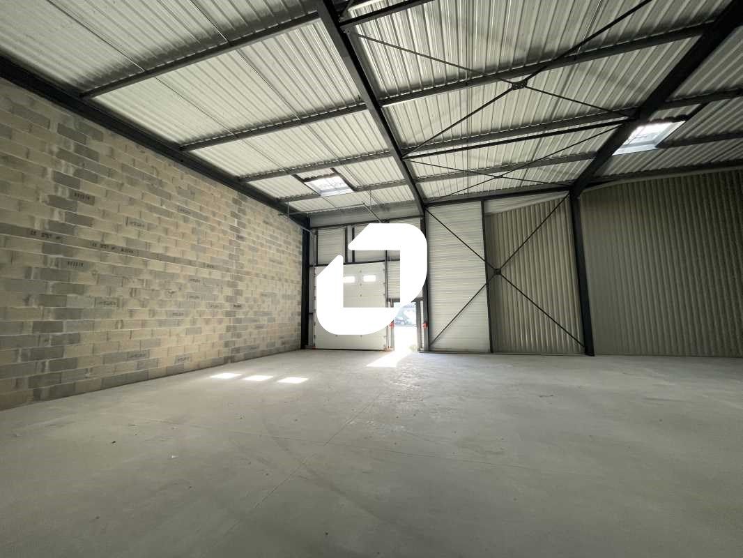 Sur la commune de Mios, en sortie d'autoroute A63