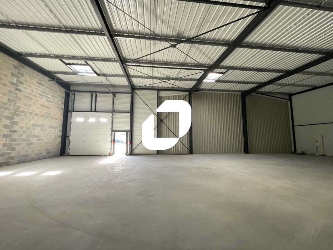 Sur la commune de Mios, en sortie d'autoroute A63