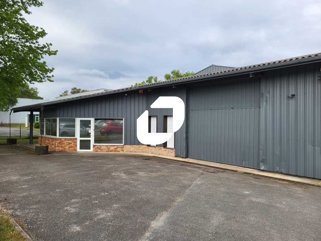 Au sein de la zone commerciale La Poterie à Gradi