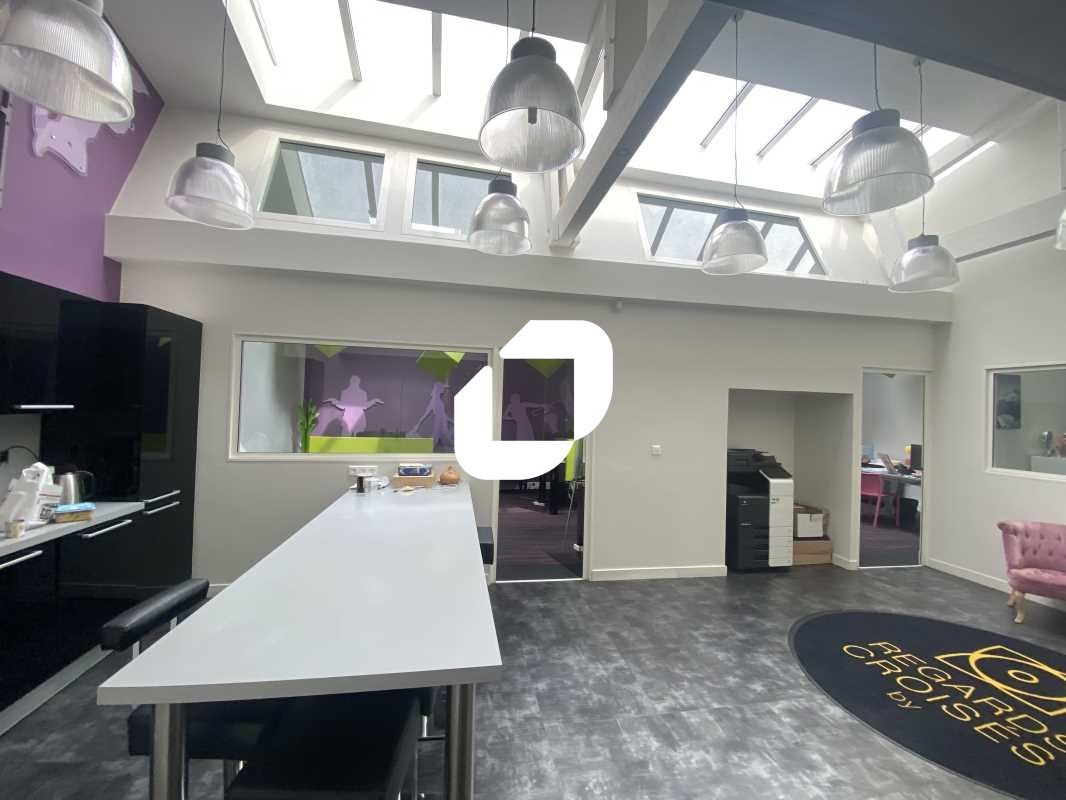 Sur la commune de Bordeaux, à 300 m de la Gare Sa