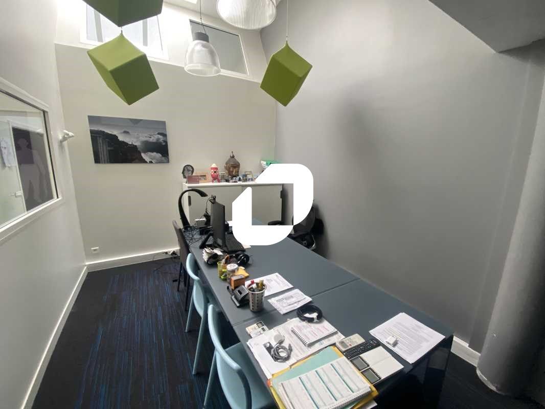 Sur la commune de Bordeaux, à 300 m de la Gare Sa