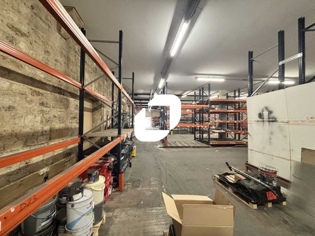 Situé à proximité de la Place Ravezies, dans le d