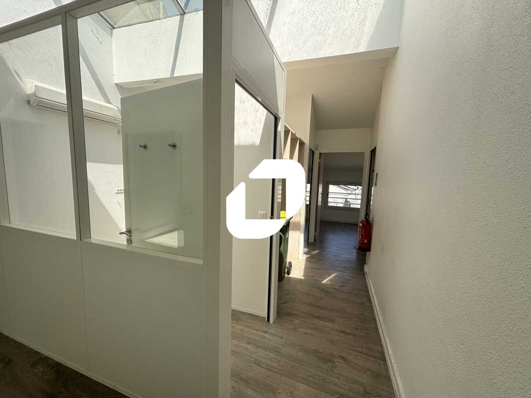 A proximité immédiate du palais de justice, Immpr