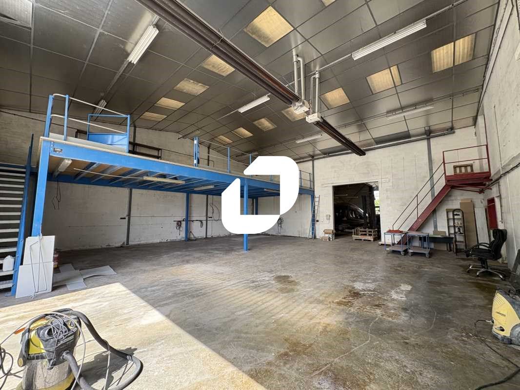 Au coeur d'une petite zone d'activités dynamique 