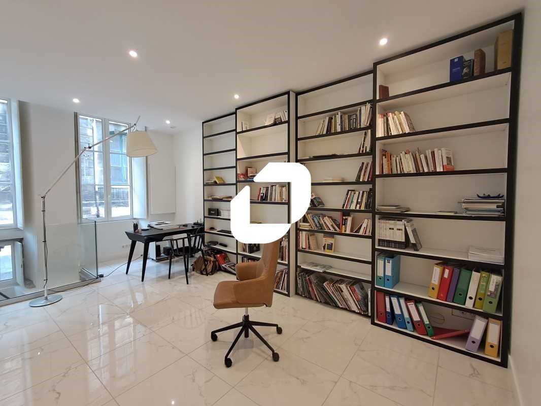 A proximité immédiate du Palais de Justice, IMMPR