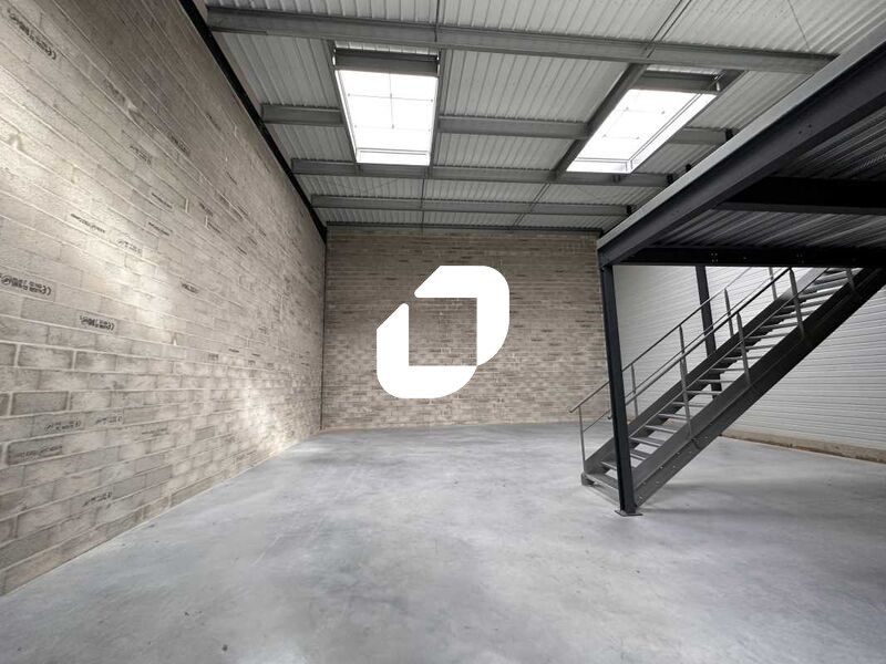 A proximité immédiate de la N89, IMMPROVE vous pr