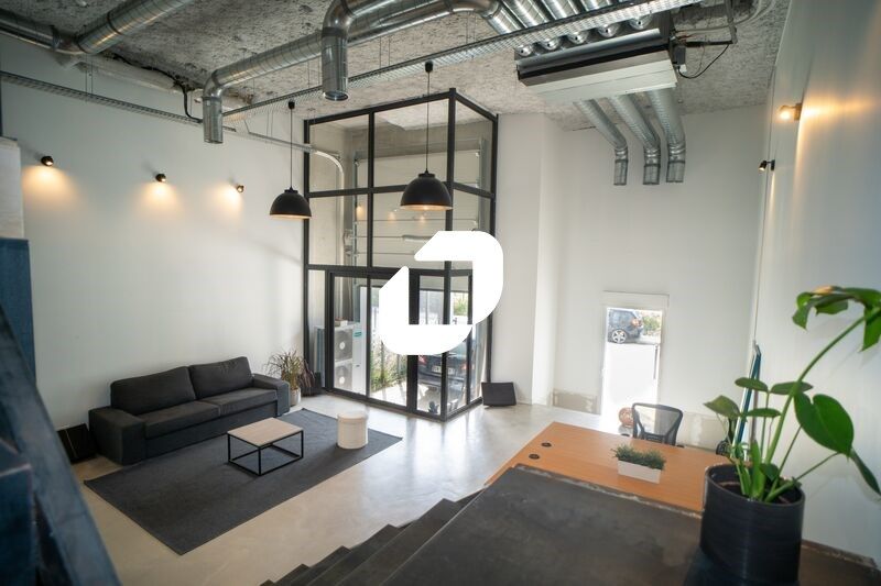 Idéalement situés sur la rive droite de Bordeaux 