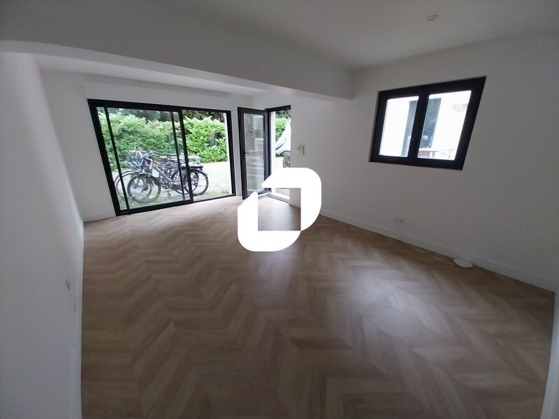 Sur la commune du Bouscat, au pied du tramway IMM