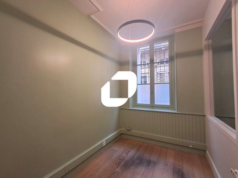 Dans le quartier prisé des Quinconces, IMMPROVE v