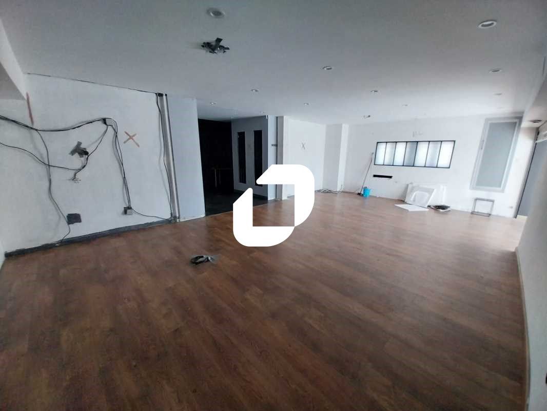 Sur un axe très passant d'Eysines, IMMPROVE vous 