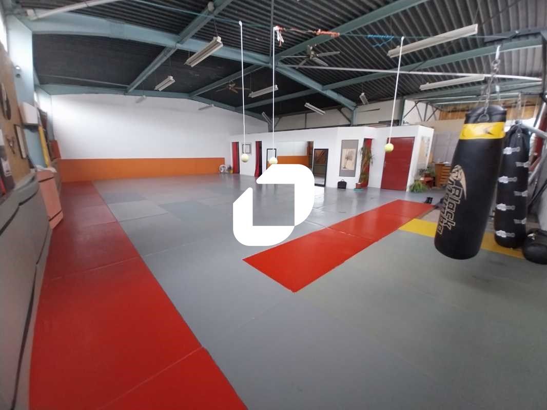 Proche de la sortie 4 dans la ZI de Bordeaux Nord