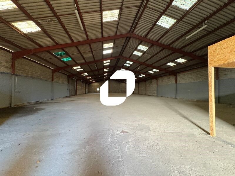 A proximité immédiate de l'A10 sortie 42, IMMPROV