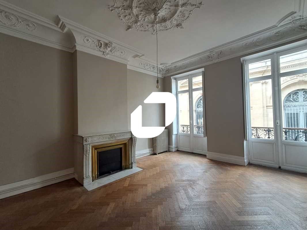 Proche du Palais de Justice, IMMPROVE vous propos