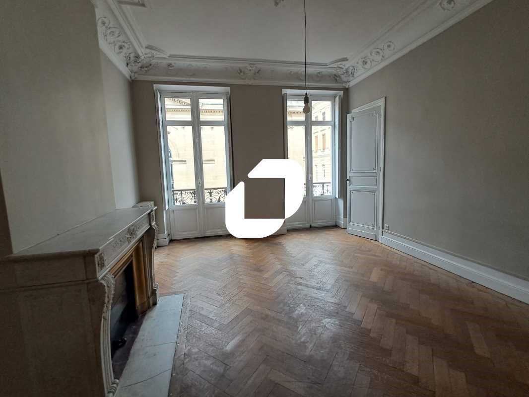 Proche du Palais de Justice, IMMPROVE vous propos