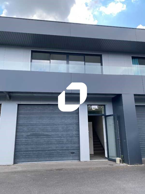 A proximité de l'A63 Sortie 26b et rocade sortie