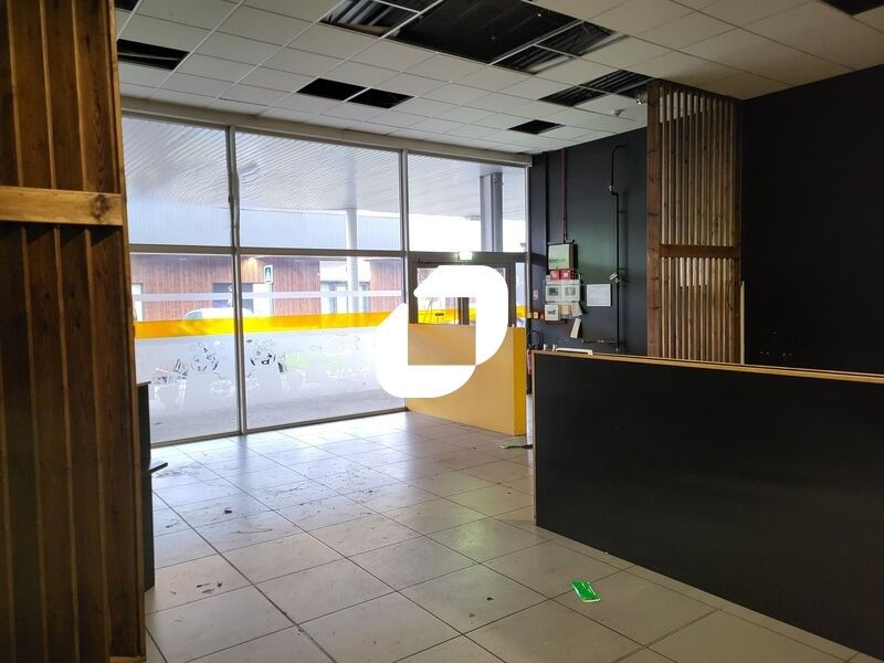 En plein coeur de la zone commerciale Haut-Vignea