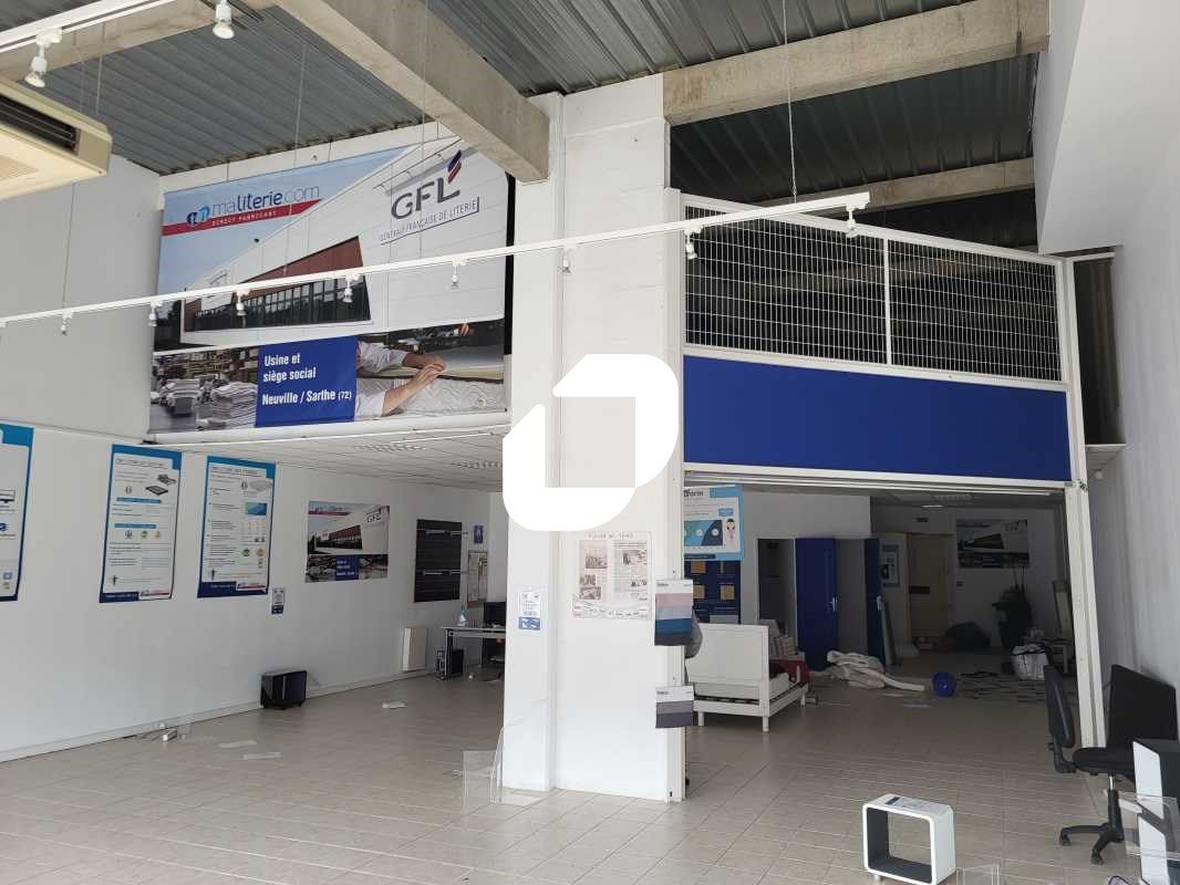 Au sein de la zone commerciale chemin long, IMMPR