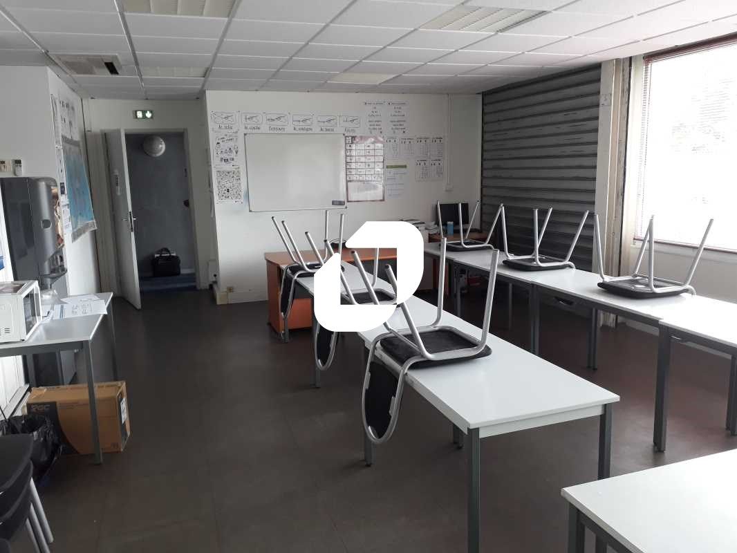 Au centre de Lormont et au pied du tram sur un ax