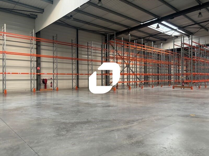 RARE ! Au sein de la zone logistique, IMMPROVE vo