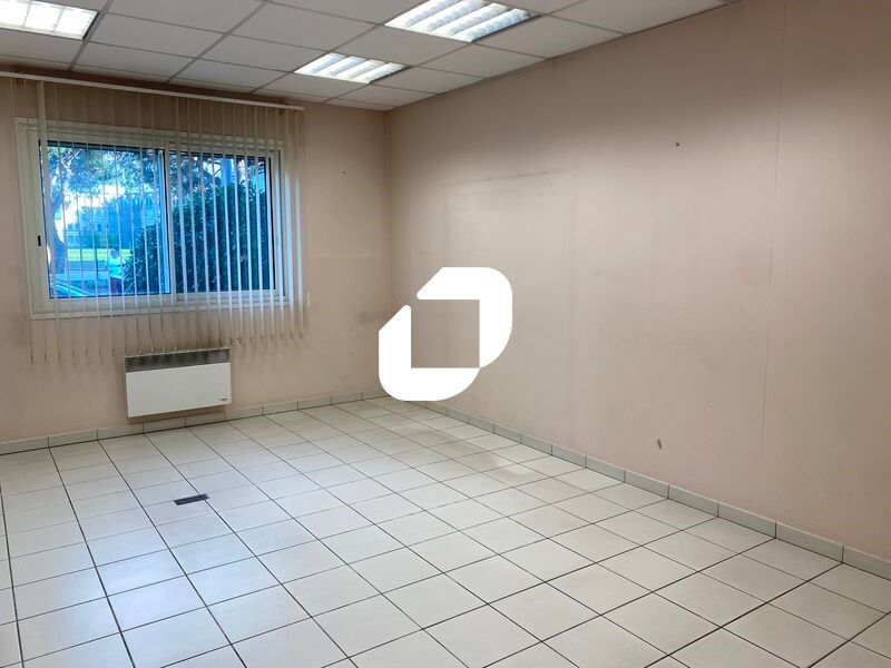 Sur l'axe principal de Talence avec une très bell