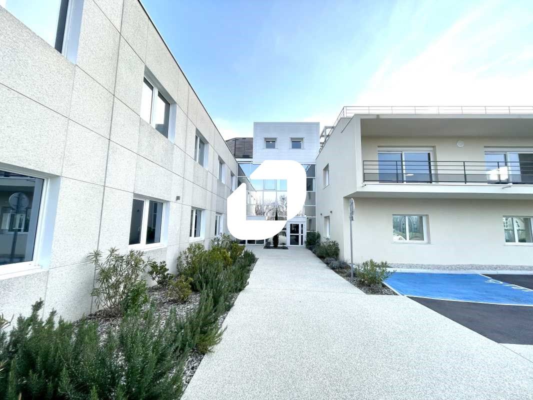 IMMPROVE vous propose, à louer ou à vendre, des b