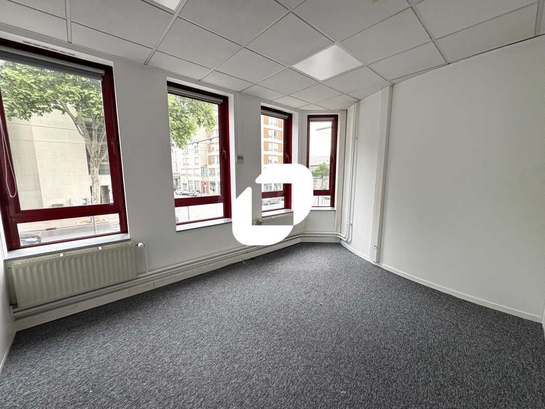 LYON 7. Immprove vous propose des plateaux de bur