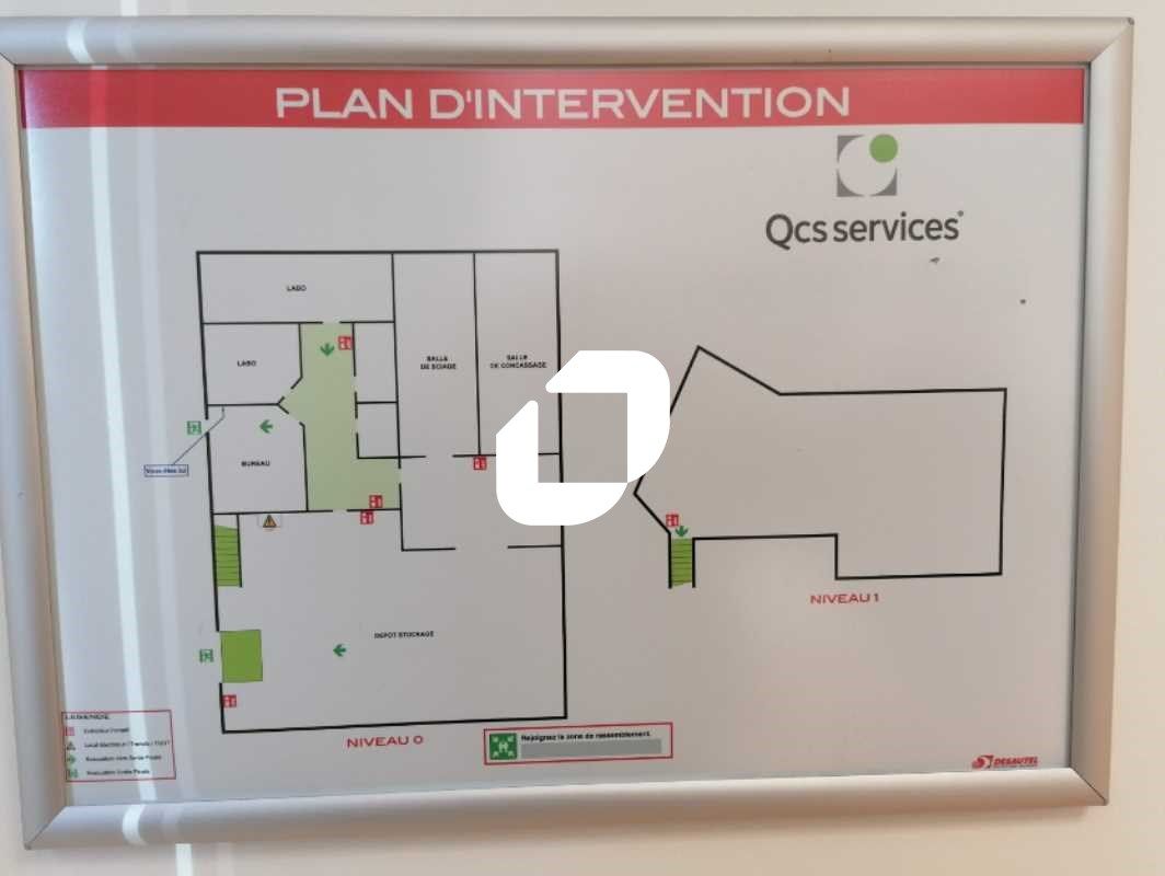 Location entrepots 300 m² non divisibles