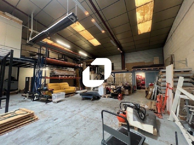 Immprove vous propose à la vente, ce local  d'act