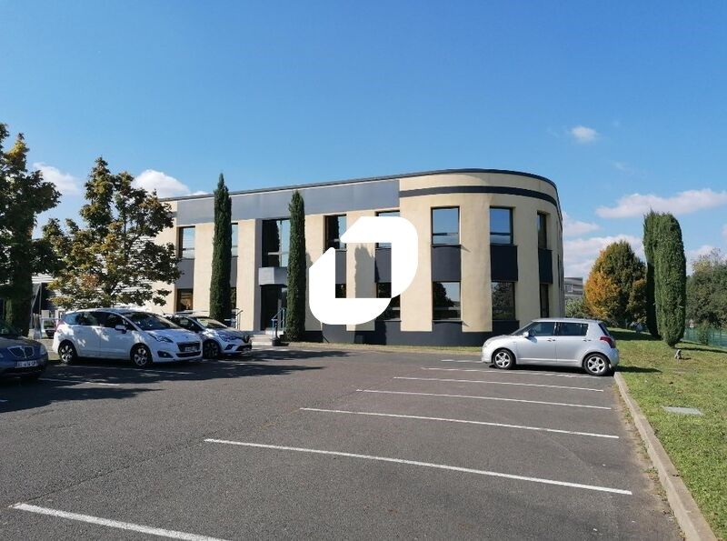 Sur la ZI d'Arnas, à 4 mn de l'A 6, Sortie 31.1 V