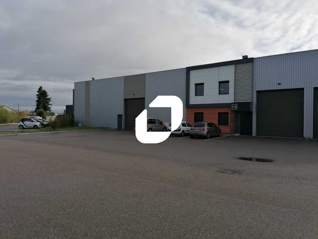 Situé au coeur du parc RN BOW 2 dans la commune d