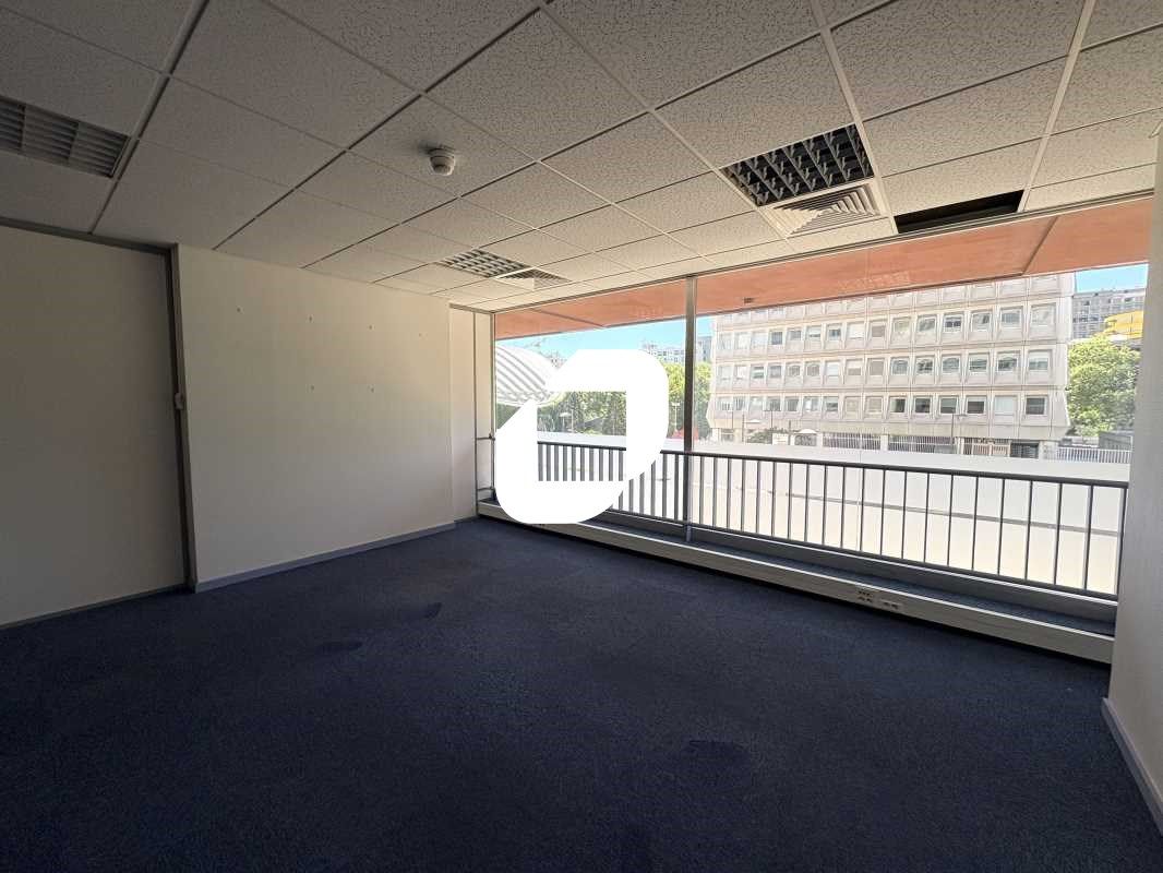 Immprove vous propose plusieurs surfaces de burea