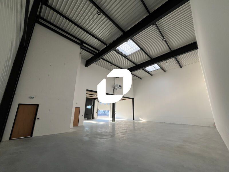 Immprove vous propose à la location, plusieurs bâ