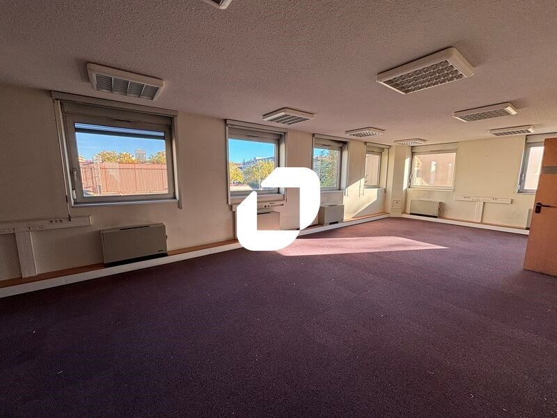 Immprove vous propose à la location deux plateaux