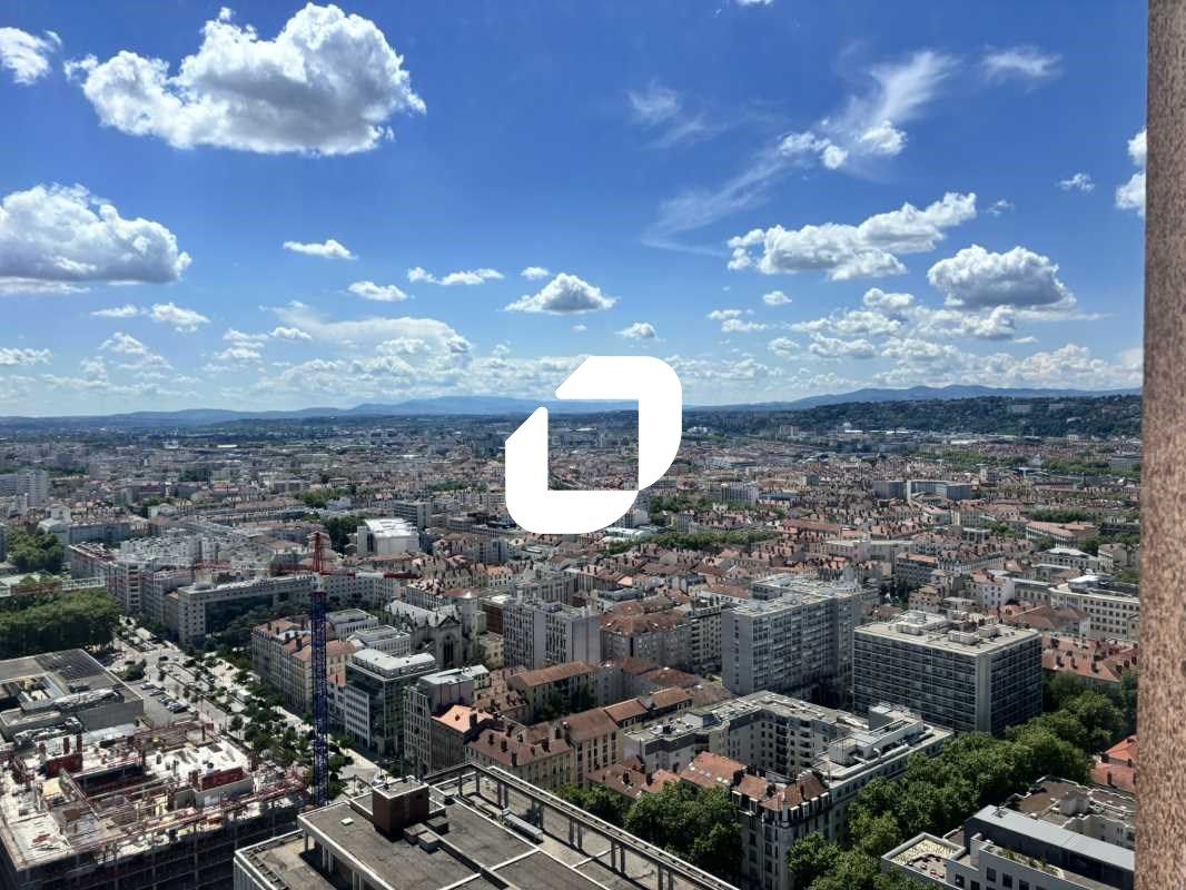 Immprove vous propose un plateau de bureaux de 21