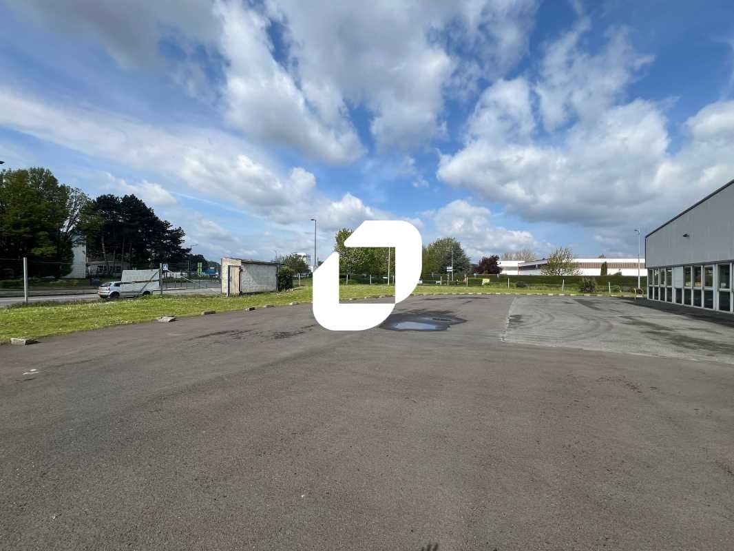 Immprove vous propose à louer sur un axe passant 