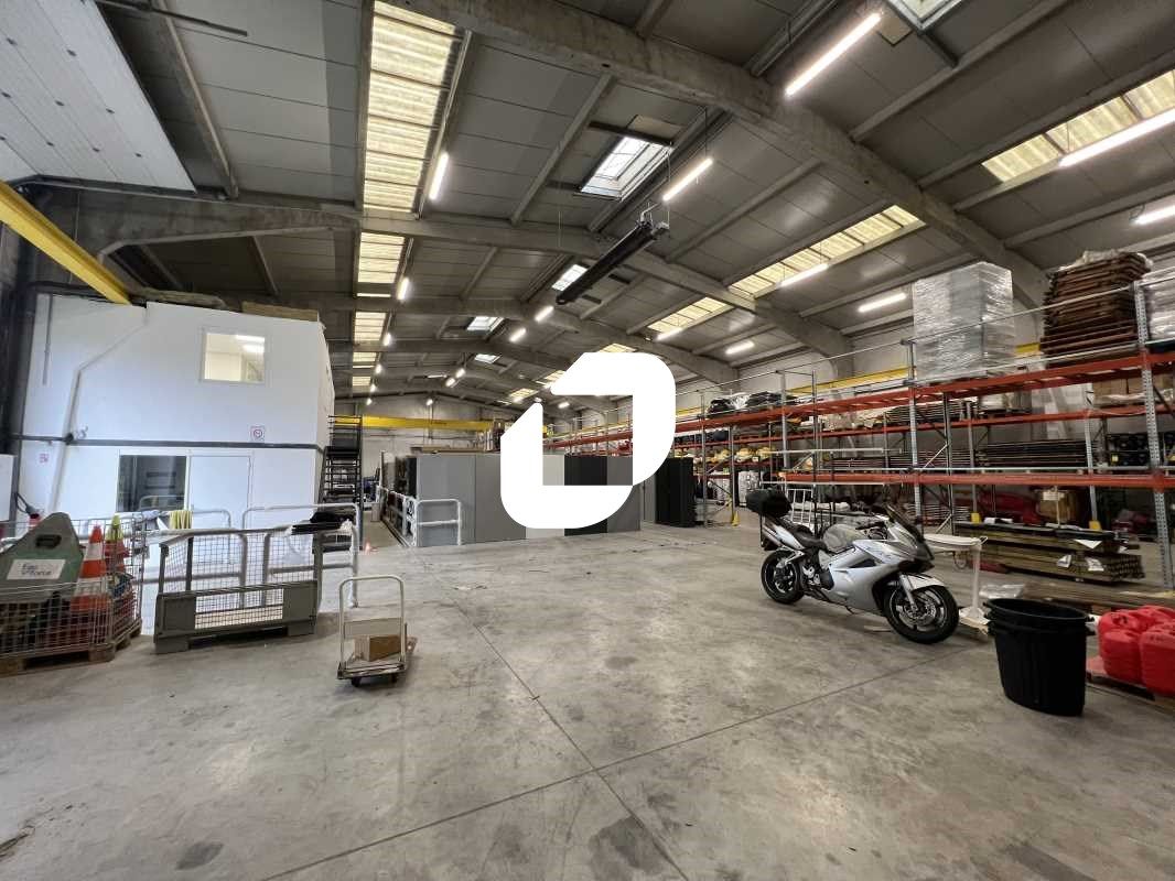 Immprove vous propose à la location, un bâtiment 