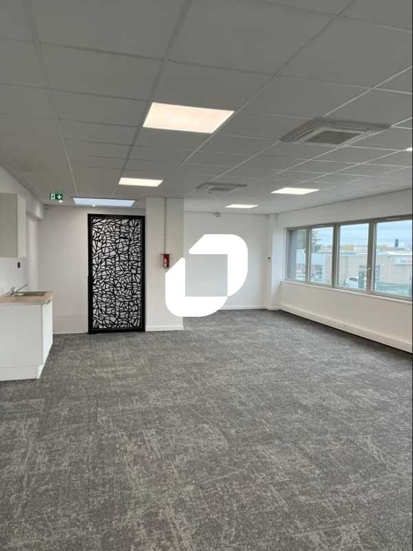 En plein coeur du CIT de Roncq et à proximité de 