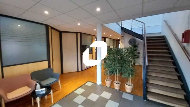 Immprove vous propose à la vente, des bureaux de 