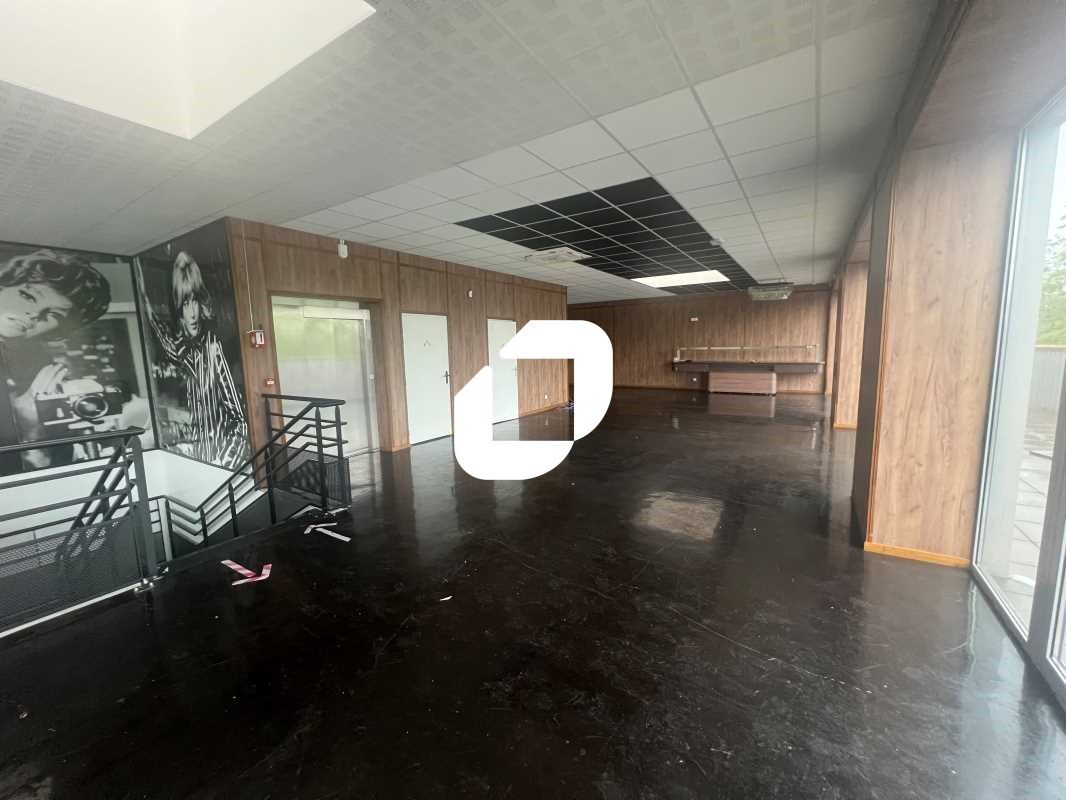 Immprove vous propose à la location, un local de 