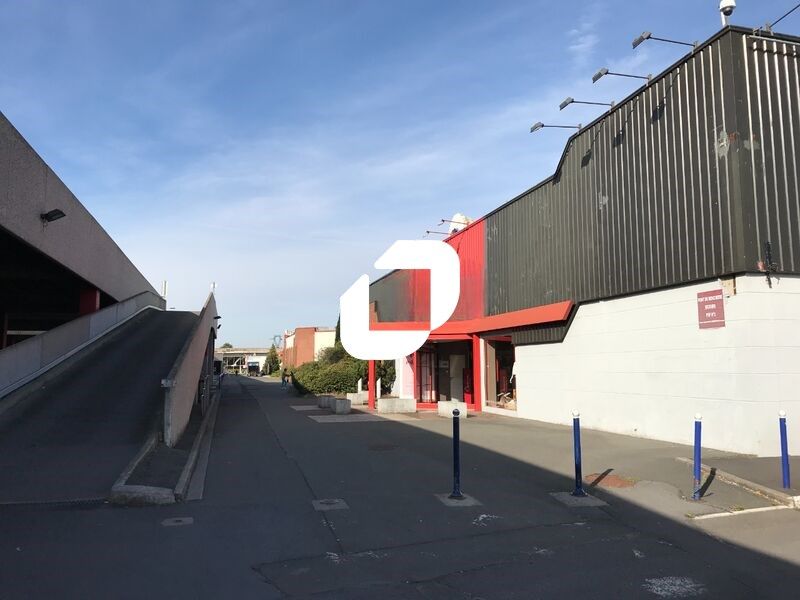 Immprove vous propose une surface commerciale à L