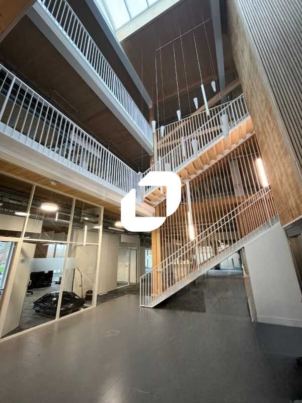 Immprove vous propose un immeuble indépendant, bi