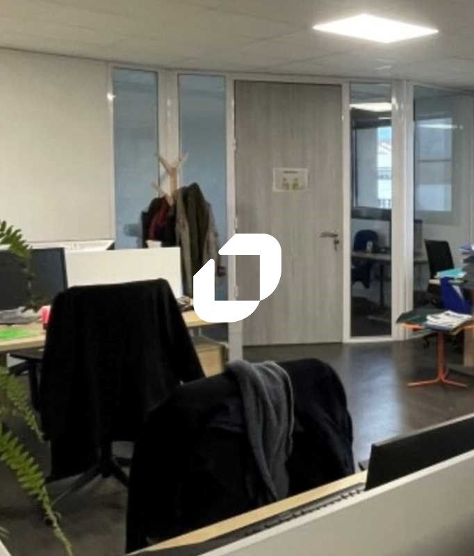 Immprove vous propose un bureau de 167 m² sur la 