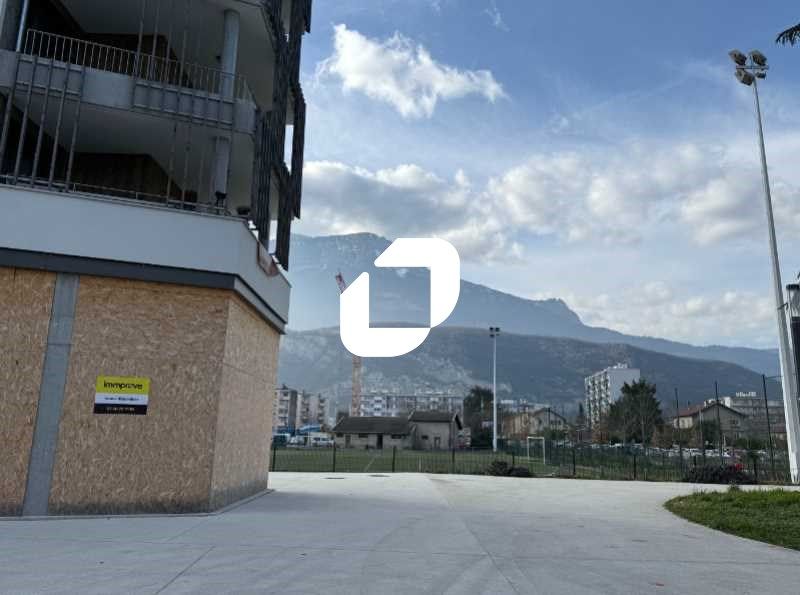 Immprove vous propose sur la commune de Pont-de-C