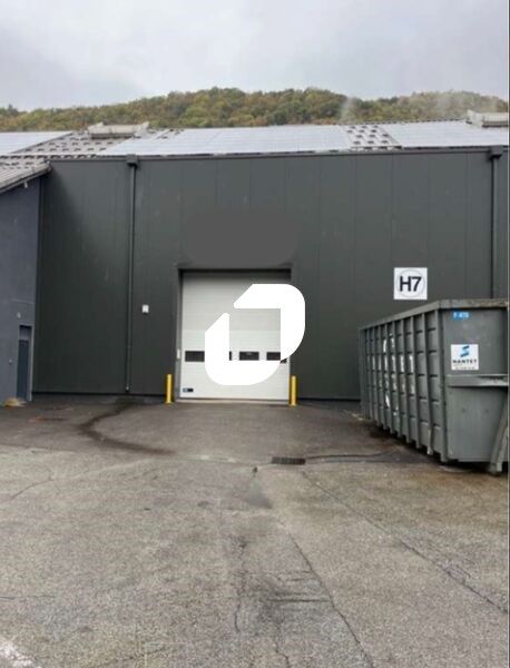 Immprove vous propose au Cheylas, un entrepôt de 