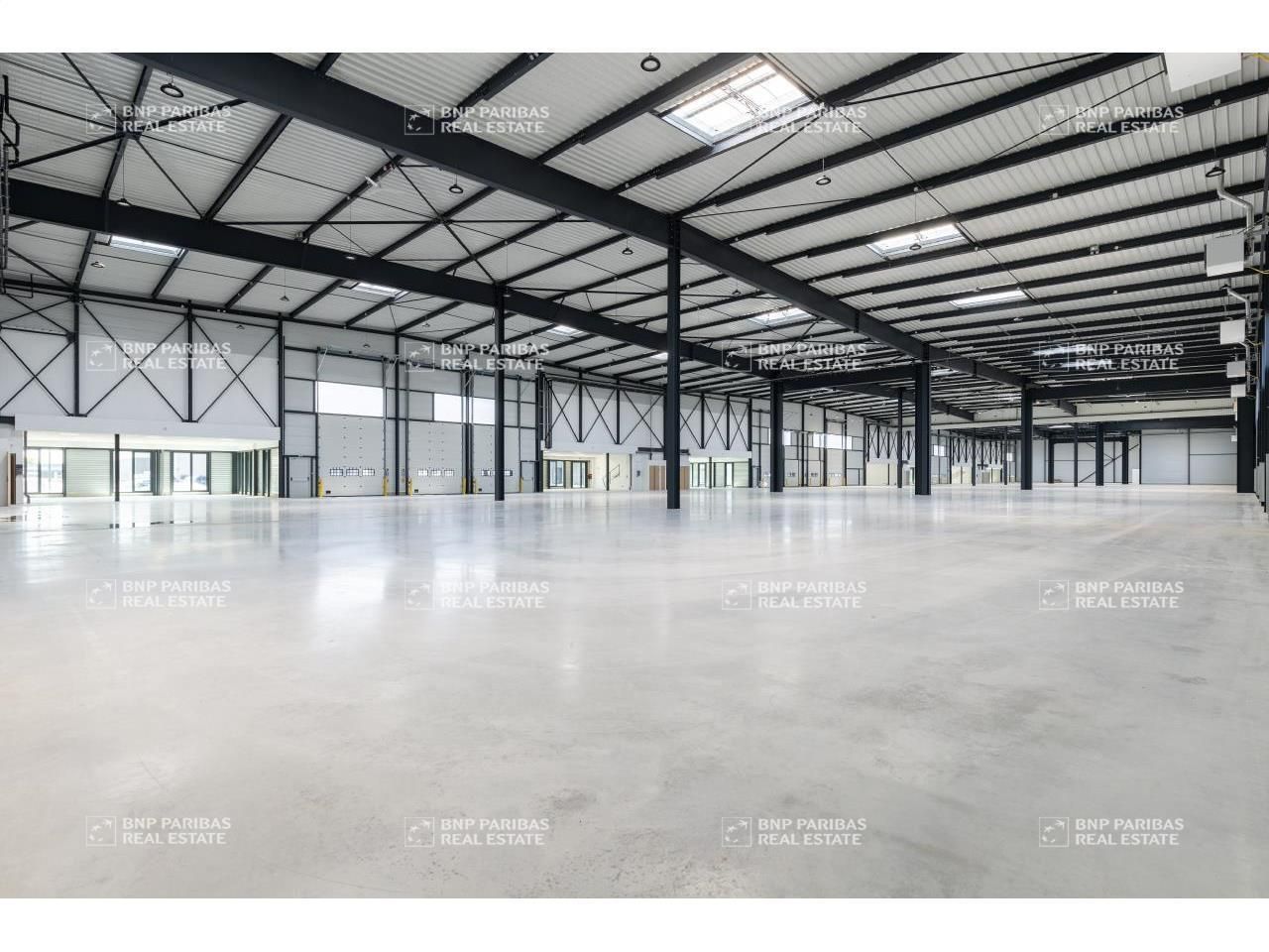 7068 m² pour ce pme-pmi en location à Le bourget