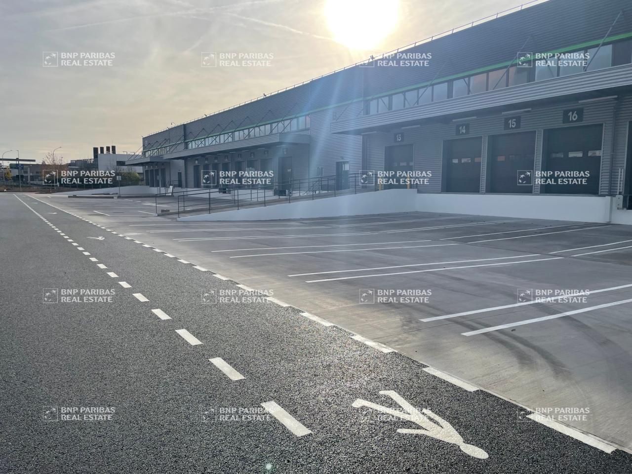 7648 m² pour cetentrepôts classe b en location à Aulnay-sous-bois