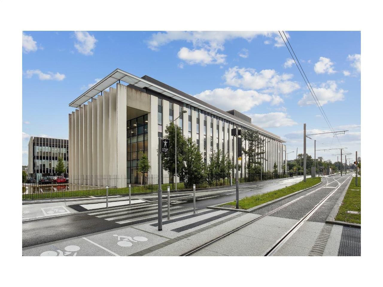 Location Bureaux 1654.43 m² divisibles 33700 Mérignac